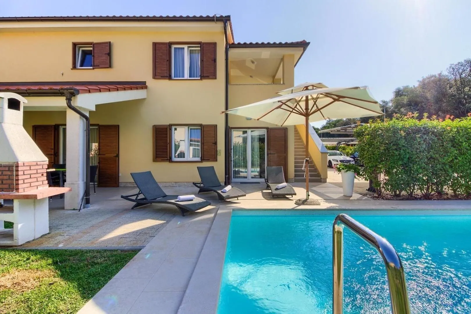 Ferienhaus Mit Privatpool Fuer 10 Personen Ca 200 Qm In Banjole, Istrien Istrische Riviera 0*, Banjole