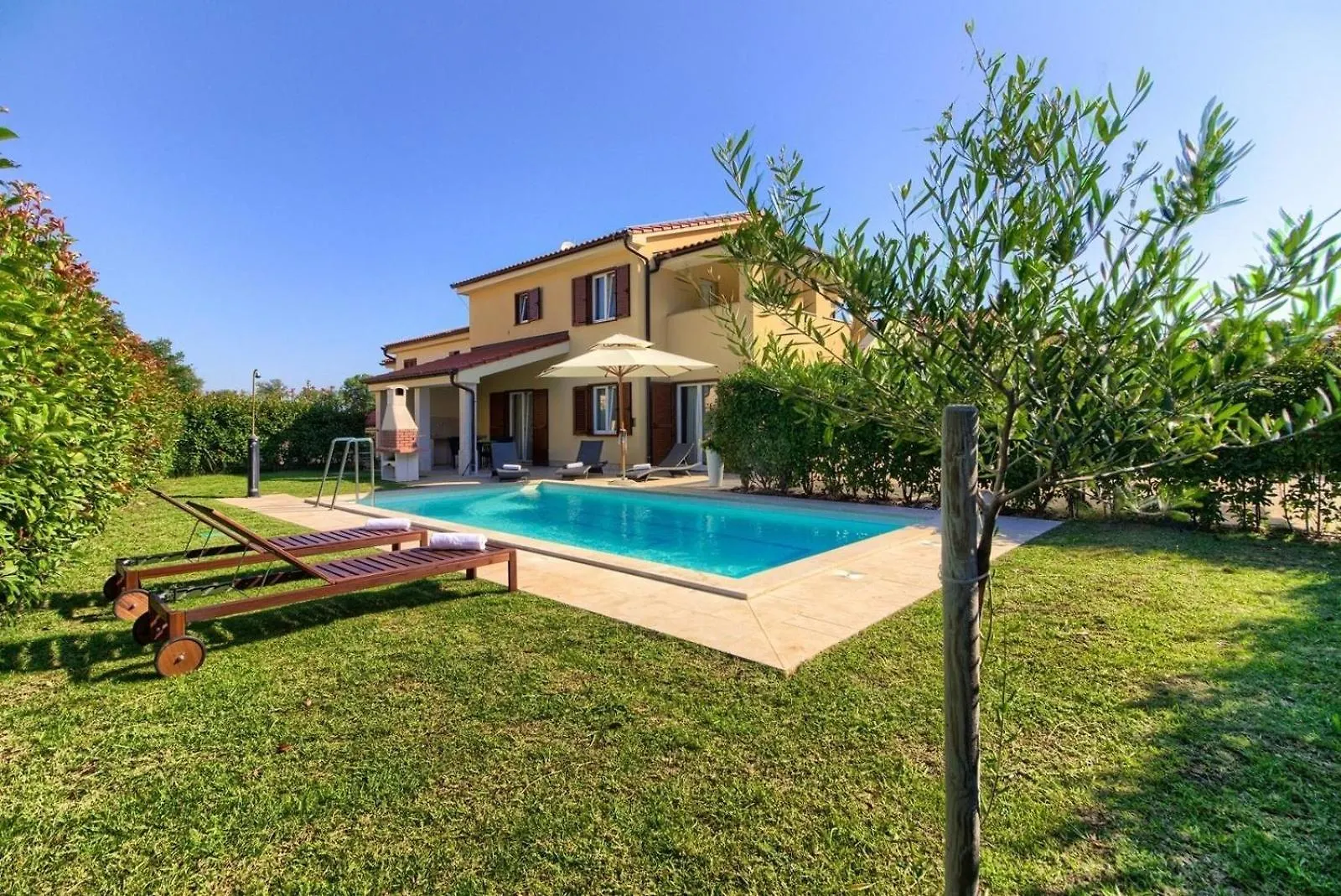 Holiday home Ferienhaus Mit Privatpool Fuer 10 Personen Ca 200 Qm In Banjole, Istrien Istrische Riviera Croatia